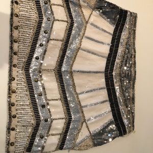 Short skirt / with beads and sequined